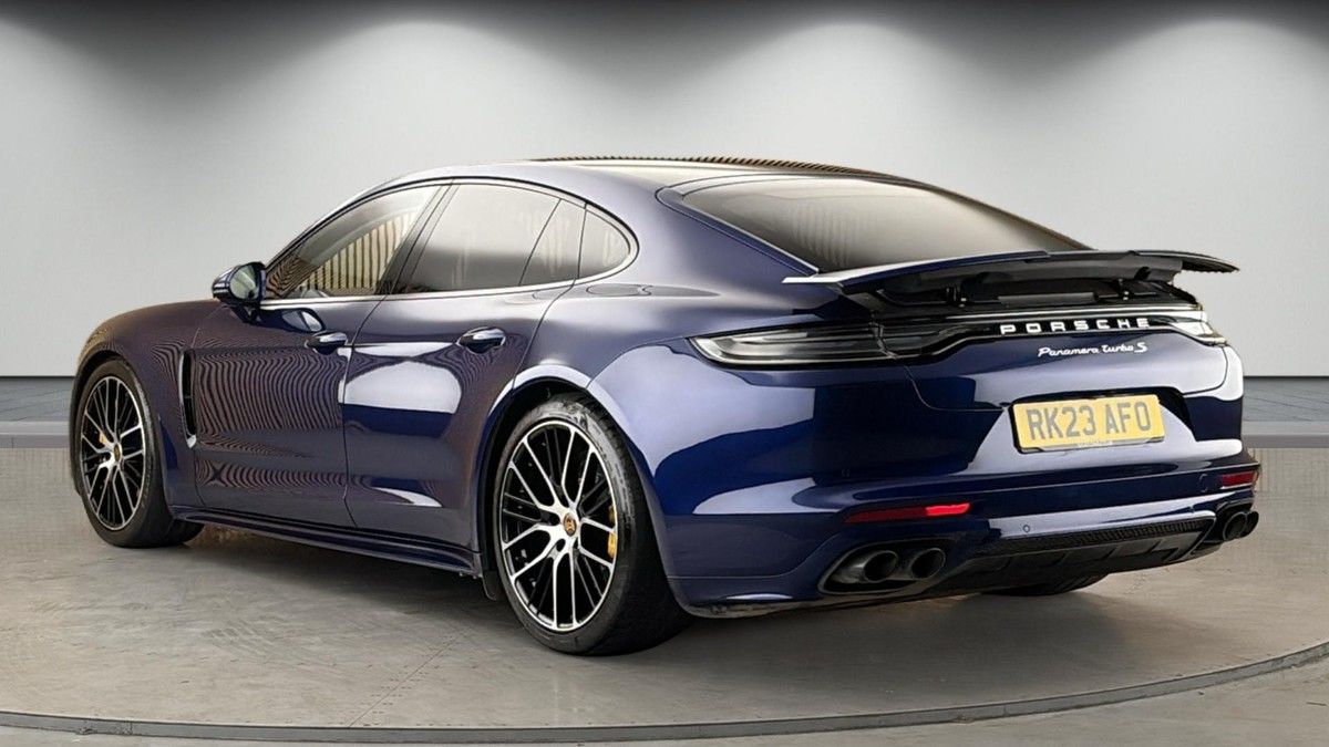Porsche Panamera Image 2