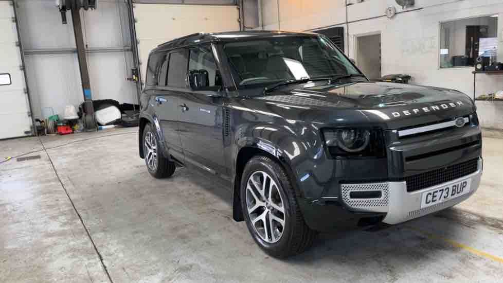 More views of Land Rover Defender 110