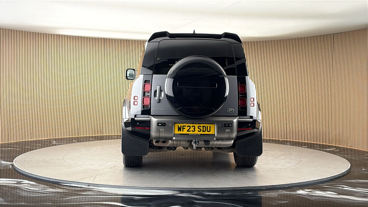 More views of Land Rover Defender 90