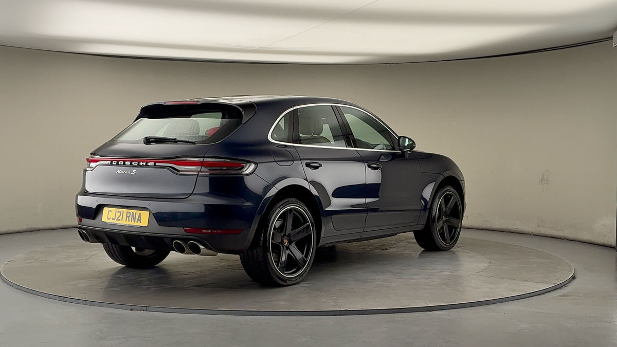 More views of Porsche Macan
