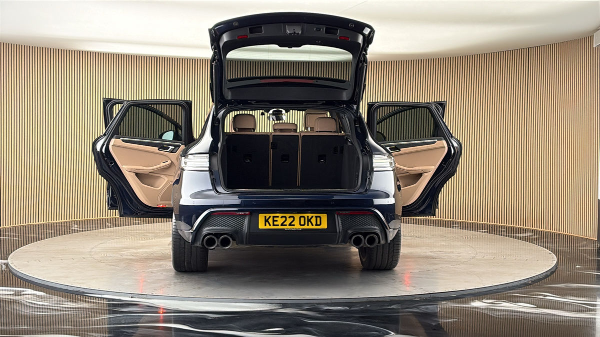 More views of Porsche Macan