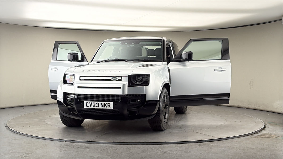 More views of Land Rover Defender 90