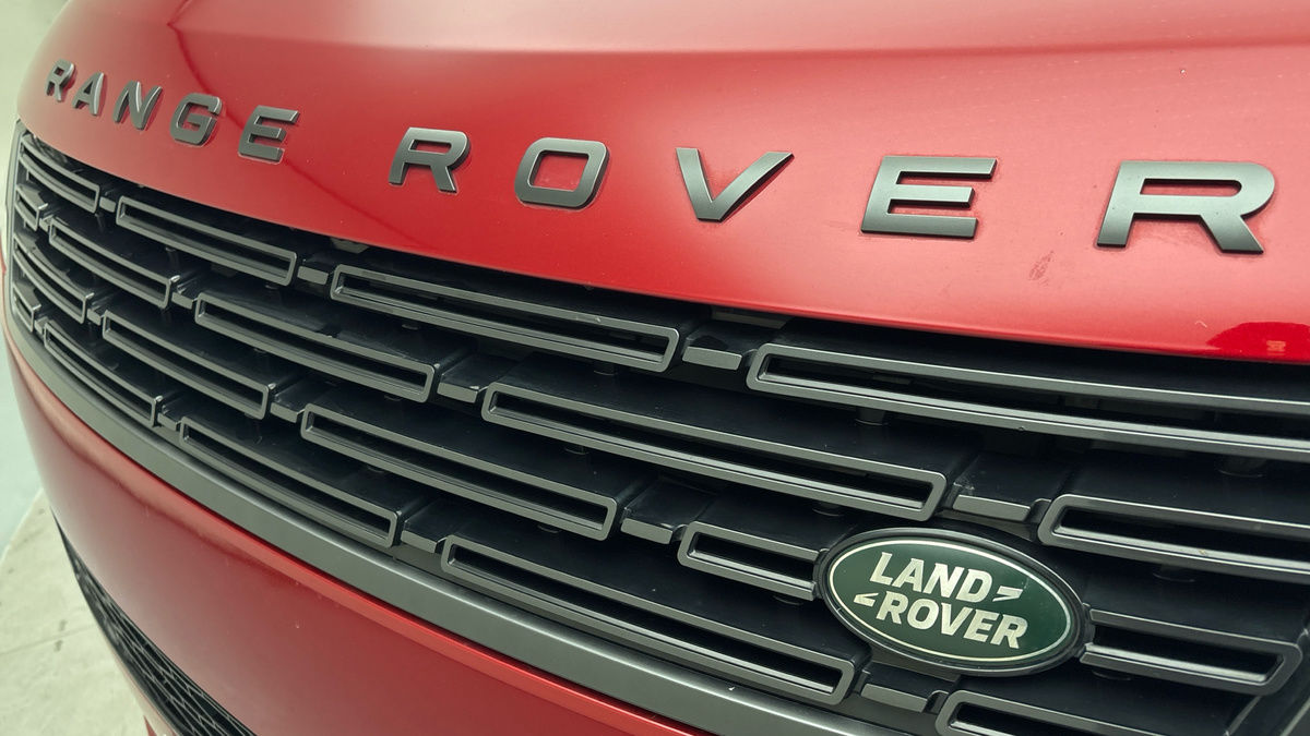 Land Rover Range Rover Sport Image 24