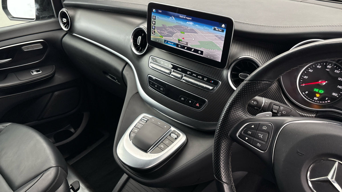 Mercedes-Benz V Class Image 18