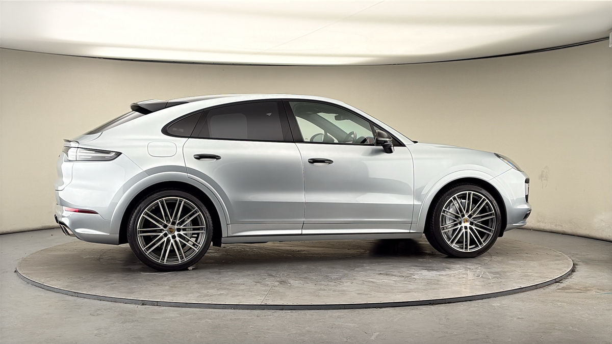 More views of Porsche Cayenne