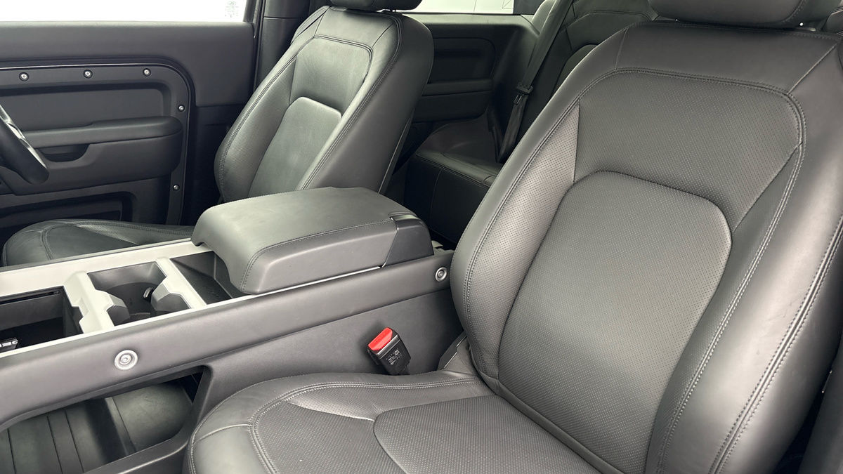 Land Rover Defender 90 Image 7