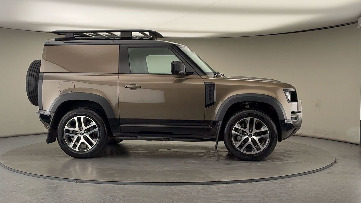 More views of Land Rover Defender 90