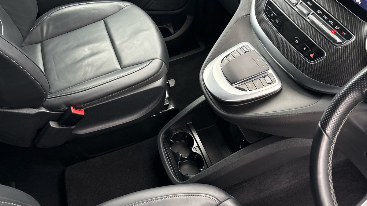 Mercedes-Benz V Class Image 18