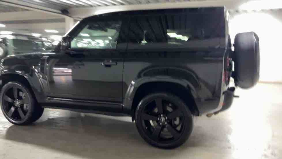 More views of Land Rover Defender 90