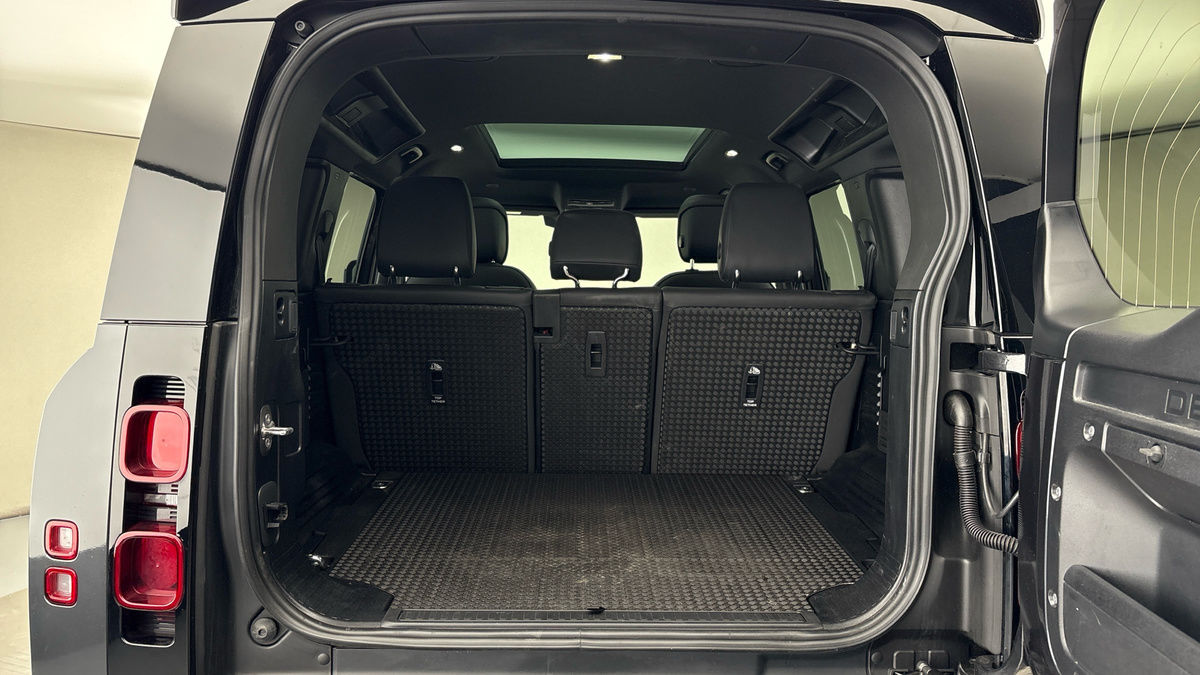 Land Rover Defender 110 Urban Image 11
