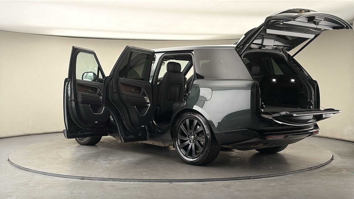 More views of Land Rover Range Rover