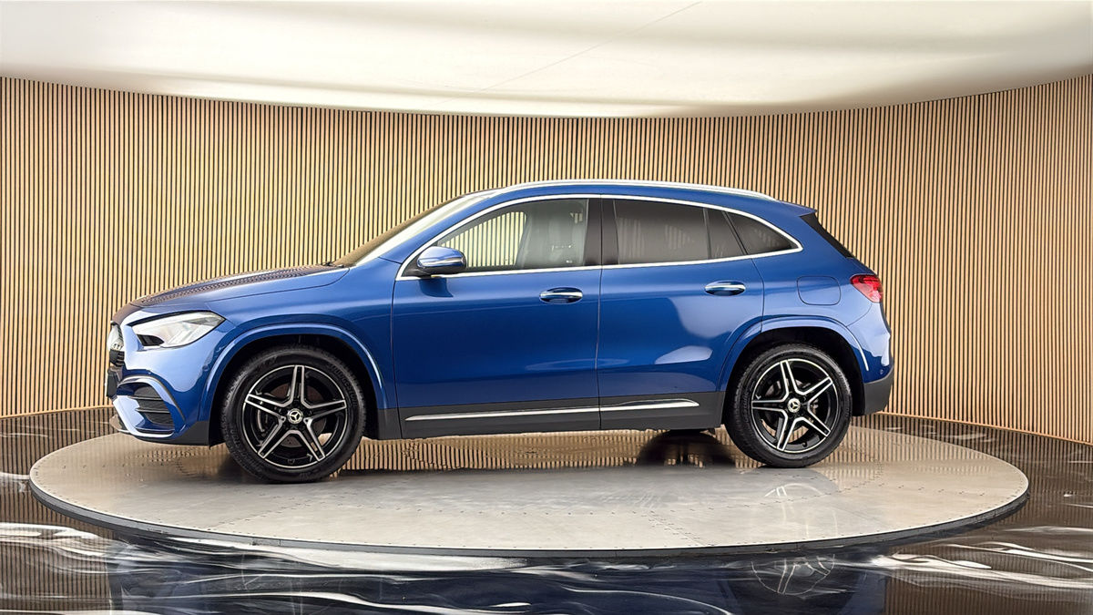 More views of Mercedes-Benz GLA