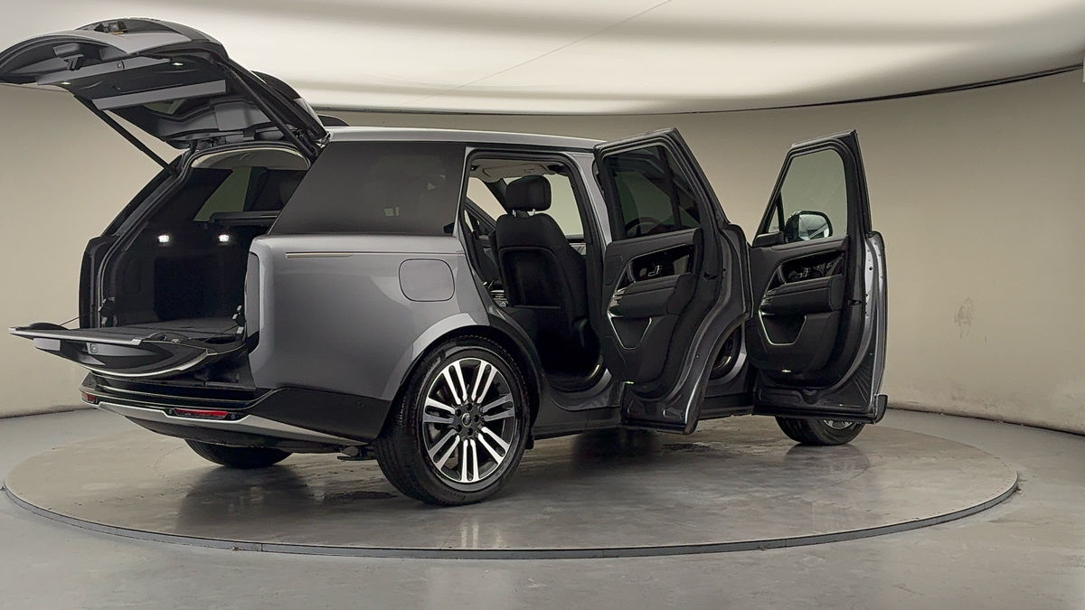 More views of Land Rover Range Rover