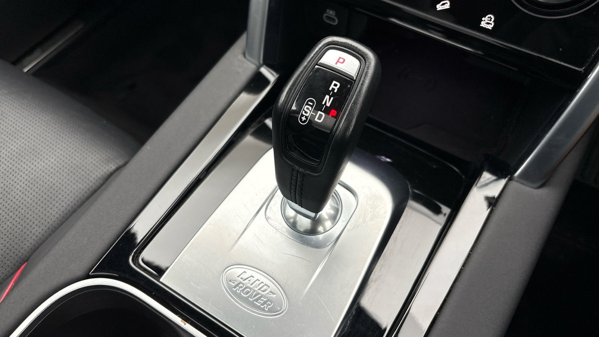 Land Rover Discovery Sport Image 27