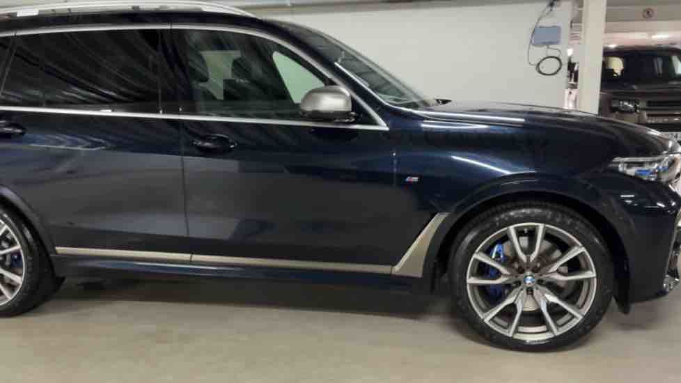 More views of BMW X7