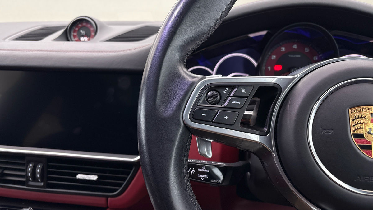 Porsche Cayenne Image 13