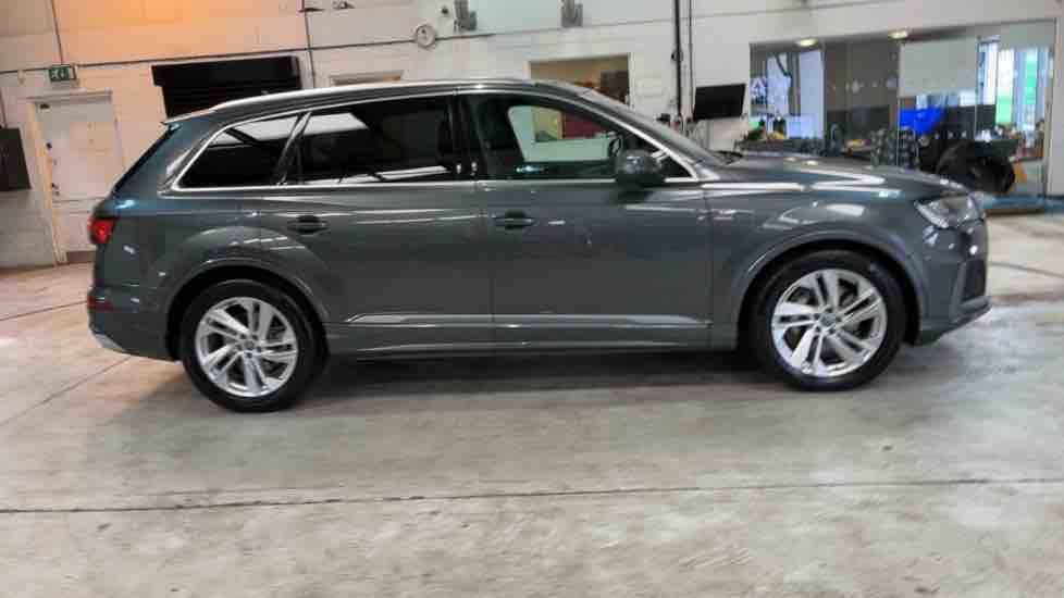 More views of Audi Q7