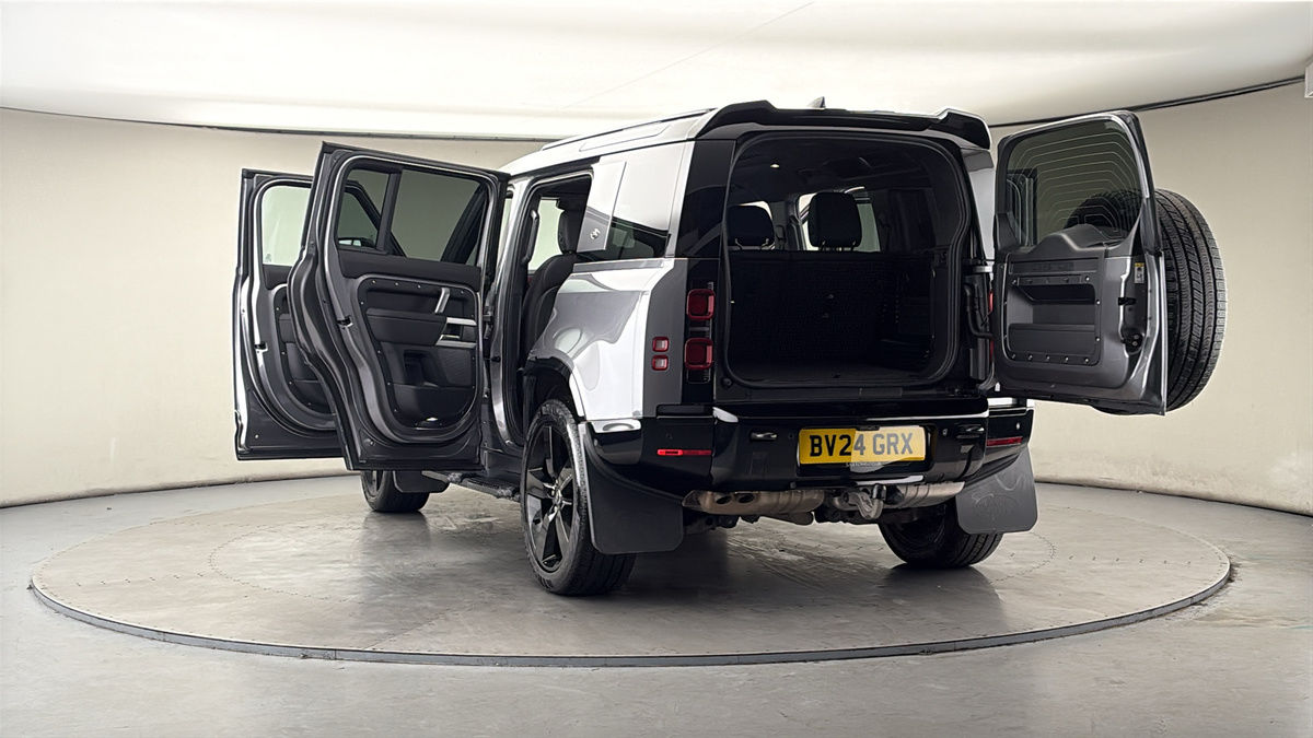 More views of Land Rover Defender 110