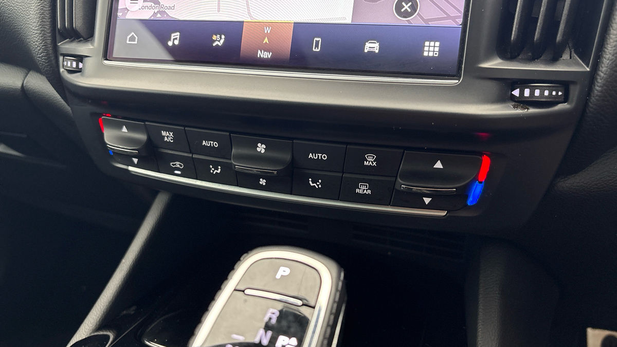 Maserati Levante Image 37