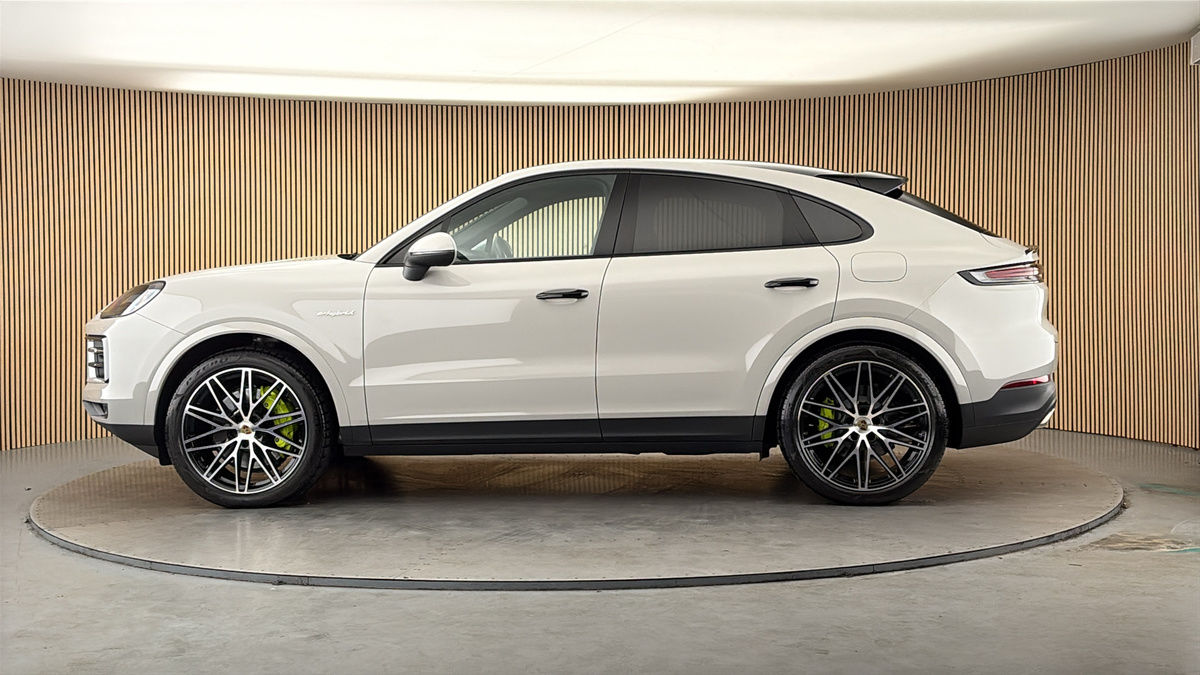 More views of Porsche Cayenne