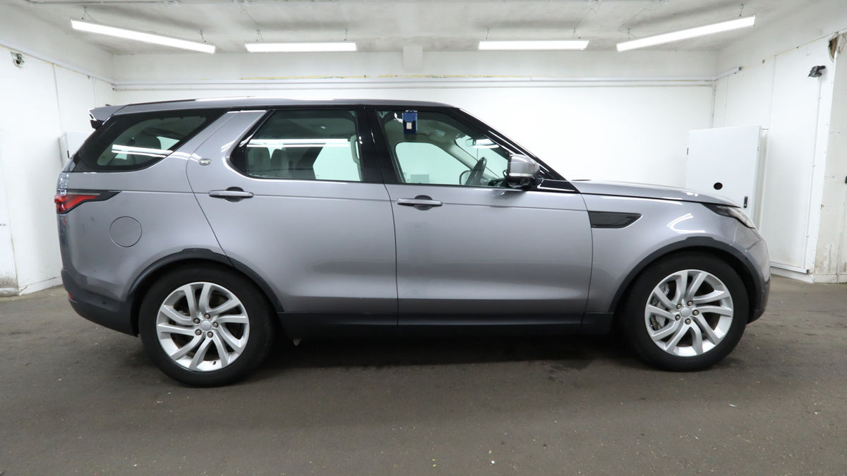 Land Rover Discovery Image 5