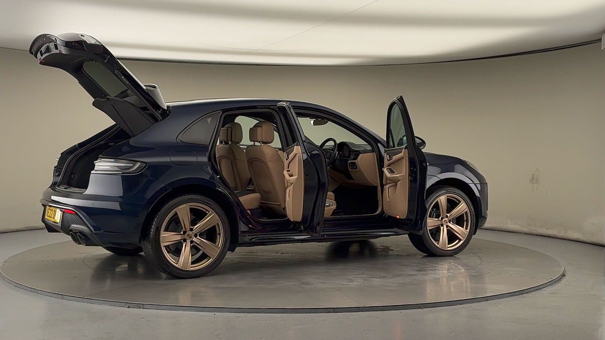 More views of Porsche Macan