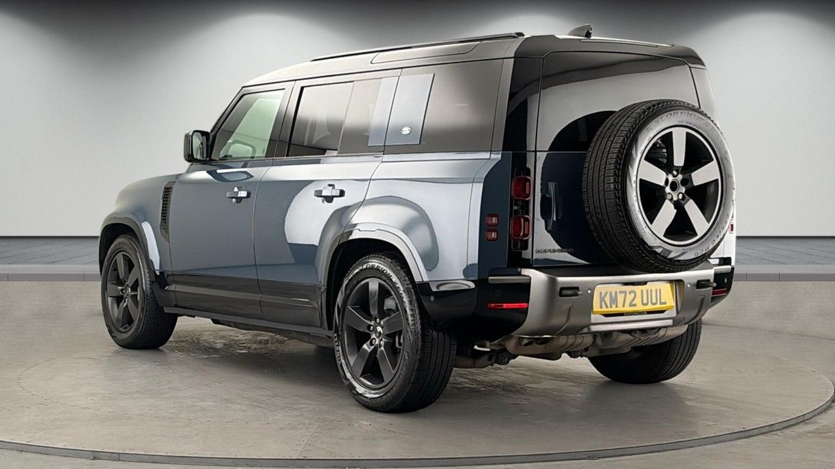 Land Rover Defender 110 Image 2