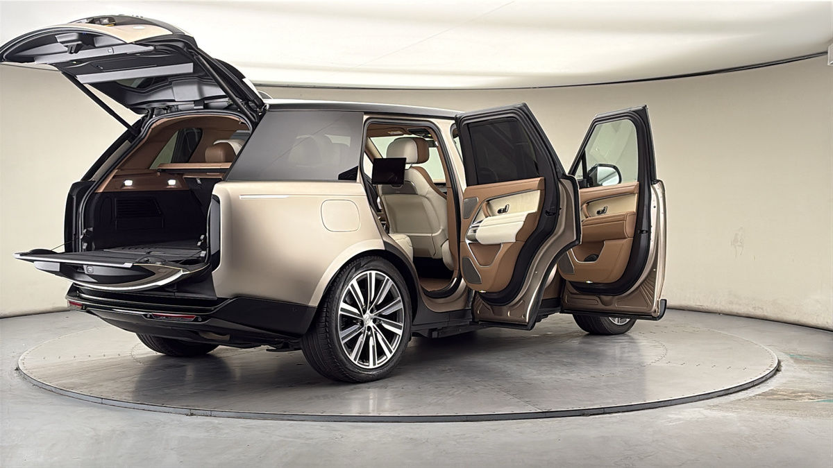 More views of Land Rover Range Rover