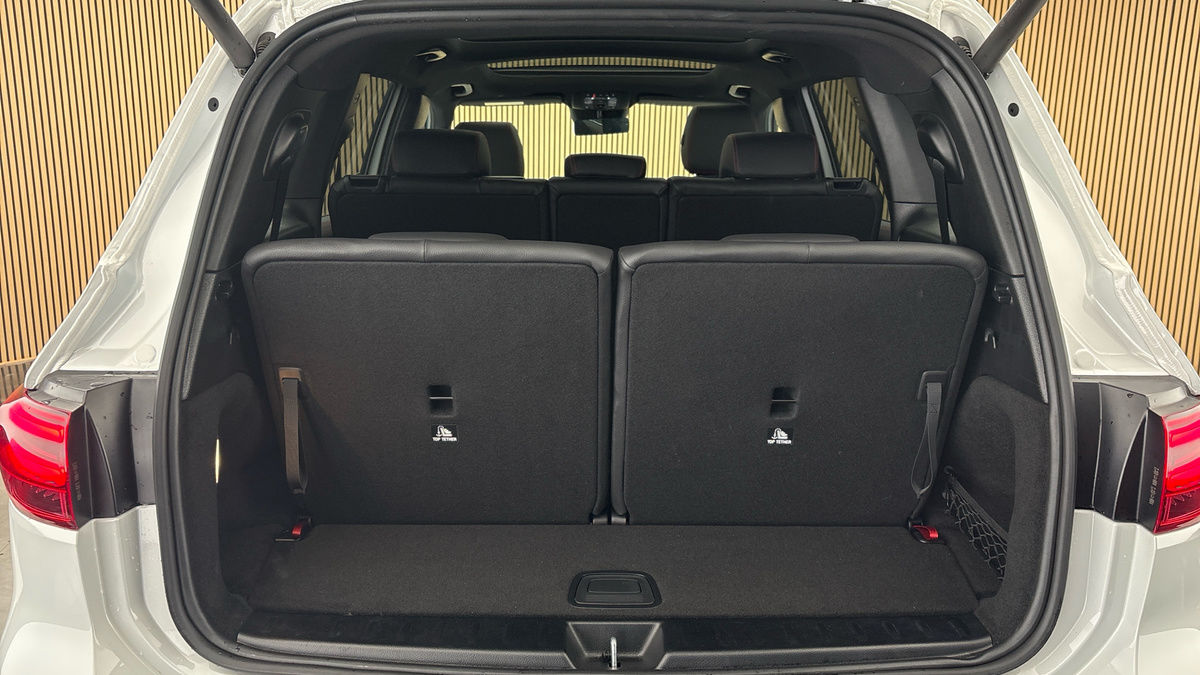 Mercedes-Benz GLB Image 11