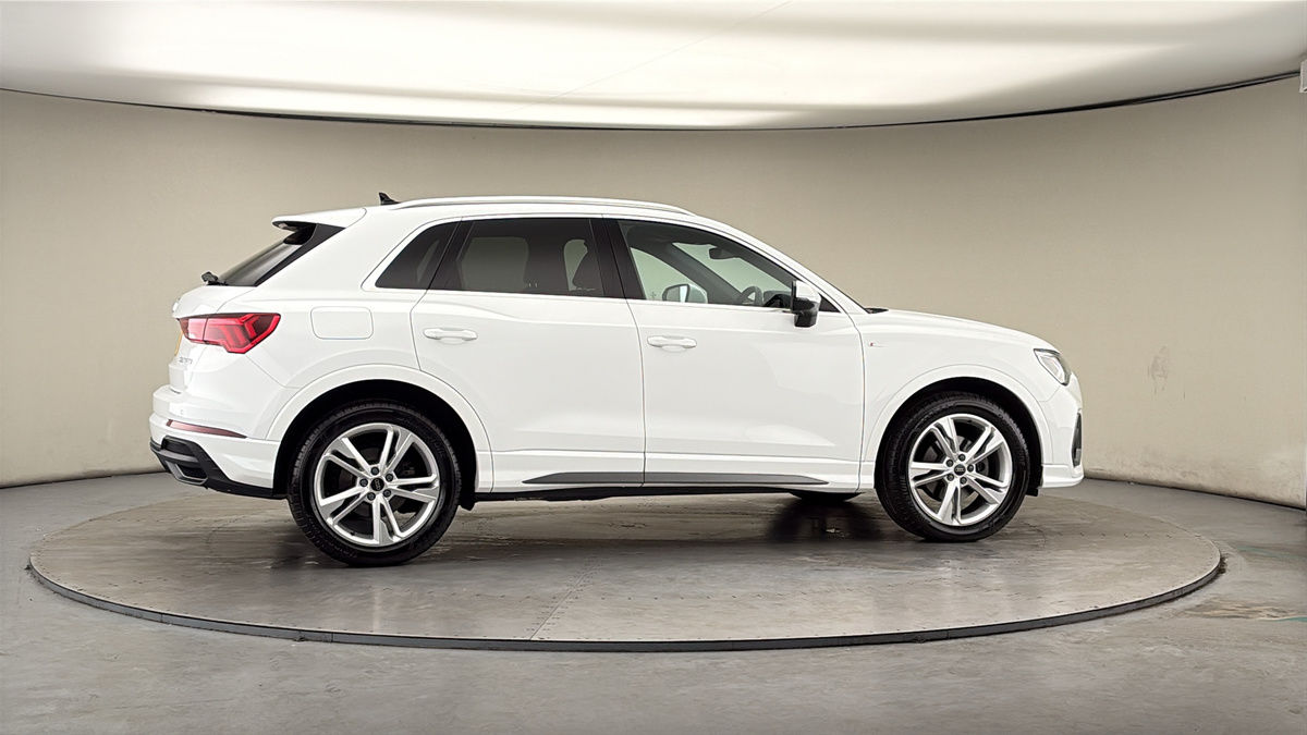 More views of Audi Q3