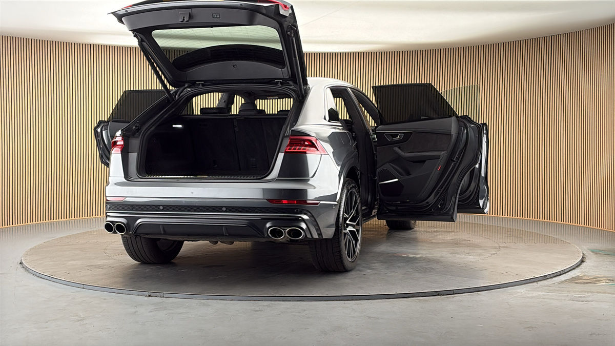 More views of Audi SQ8