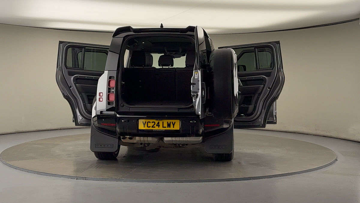 More views of Land Rover Defender 110