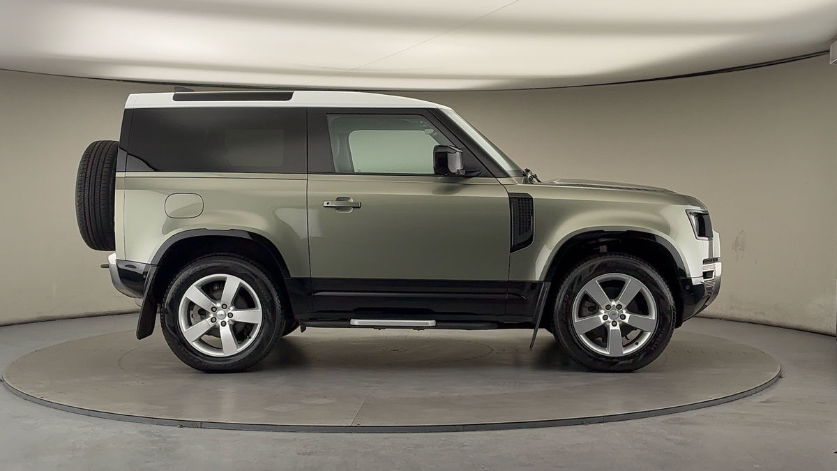 Land Rover Defender 90 Image 16