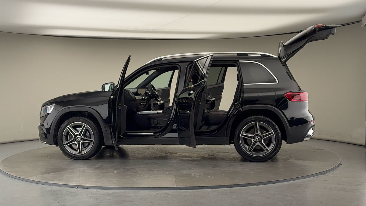 More views of Mercedes-Benz GLB