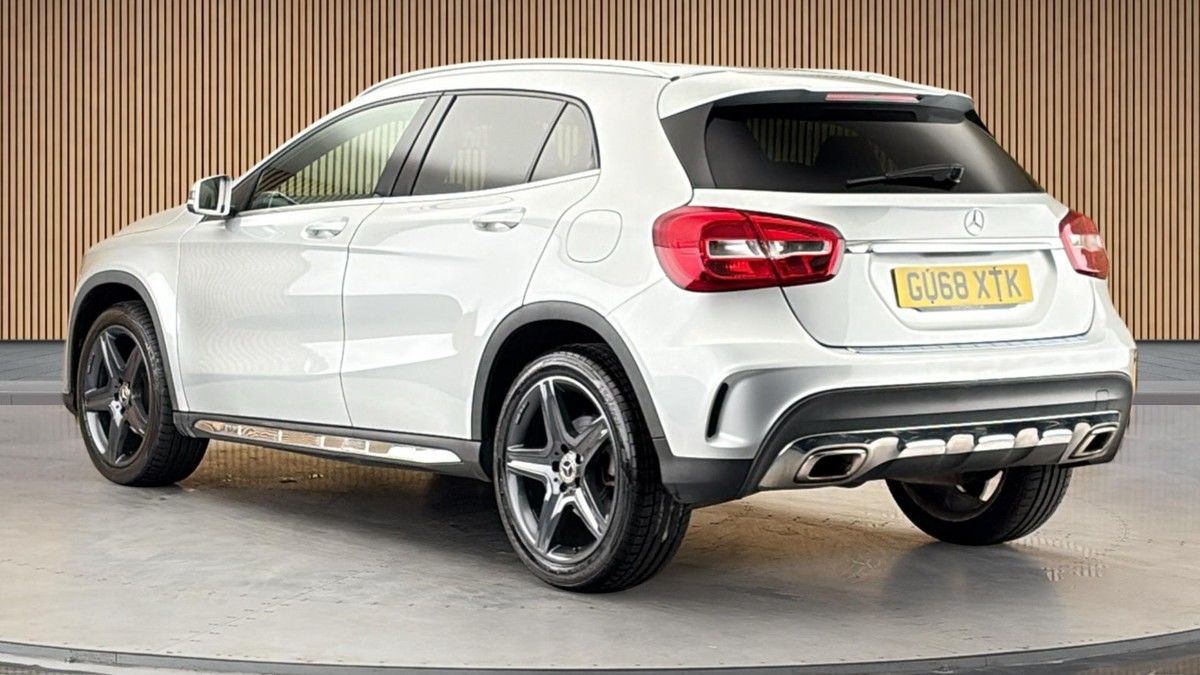 Mercedes-Benz GLA Image 2