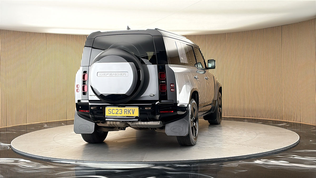 More views of Land Rover Defender 110