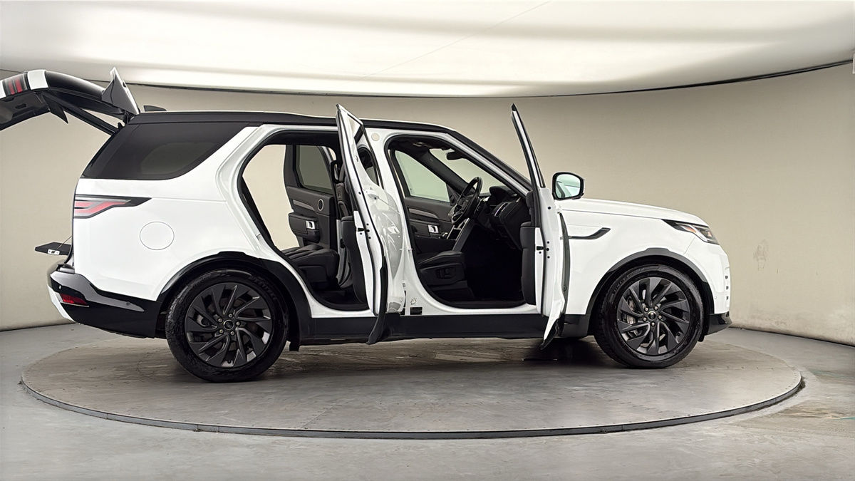 More views of Land Rover Discovery
