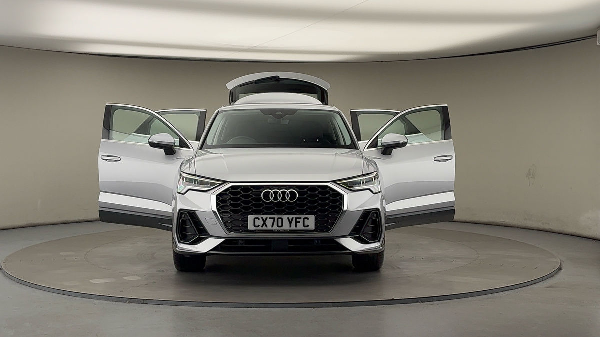 More views of Audi Q3