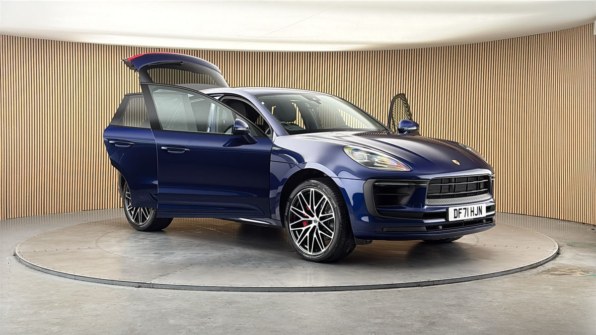 More views of Porsche Macan