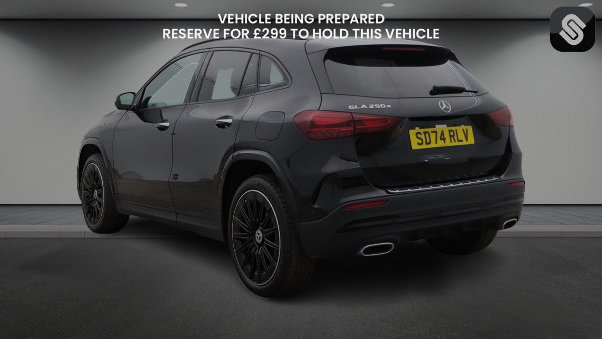 Mercedes-Benz GLA Image 3