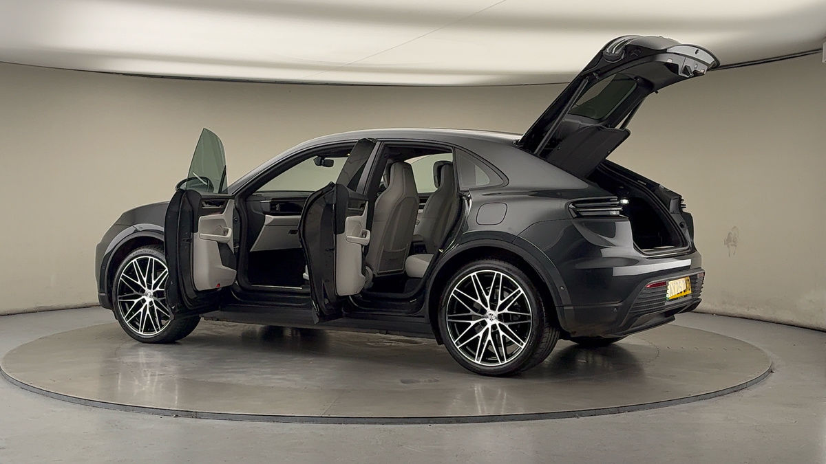 More views of Porsche Macan