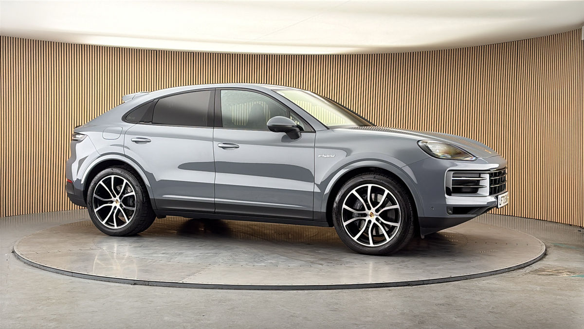 More views of Porsche Cayenne