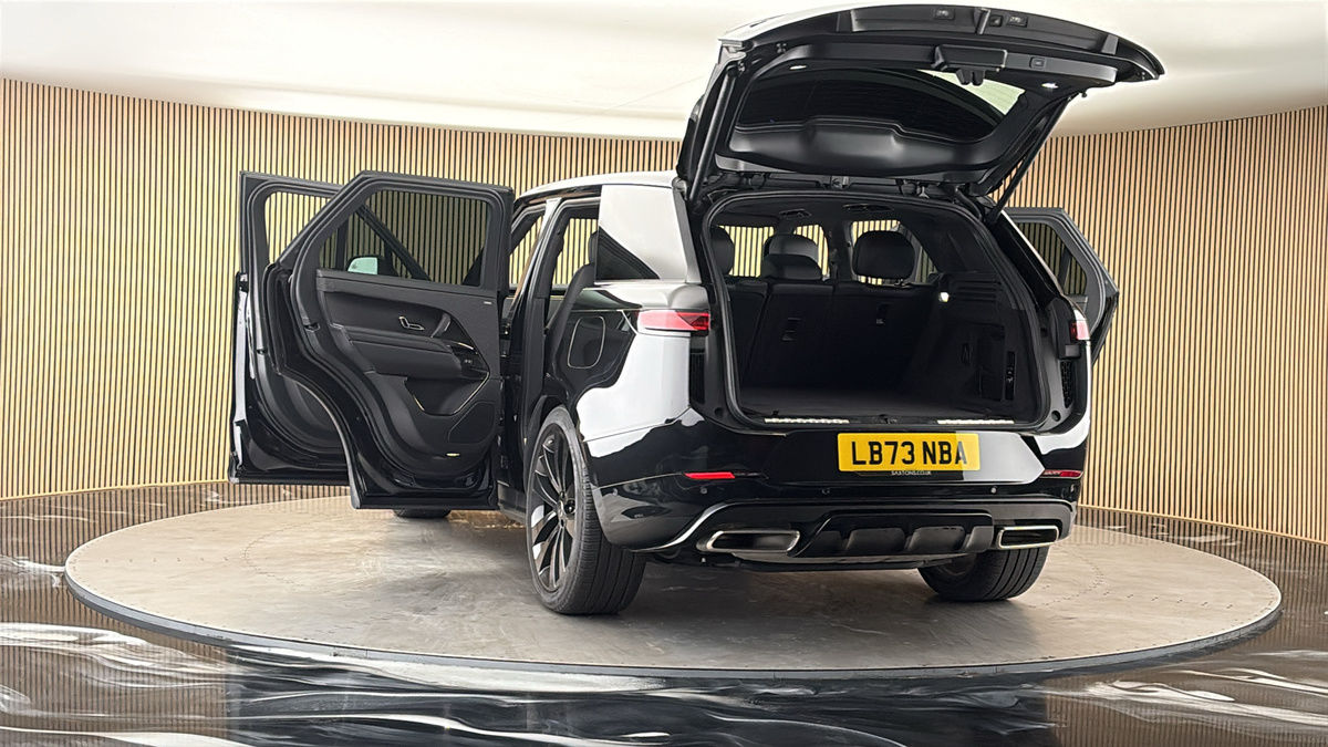 More views of Land Rover Range Rover Sport