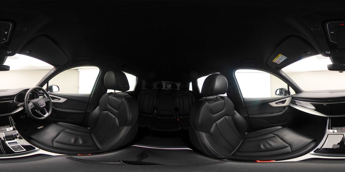 More views of Audi Q7