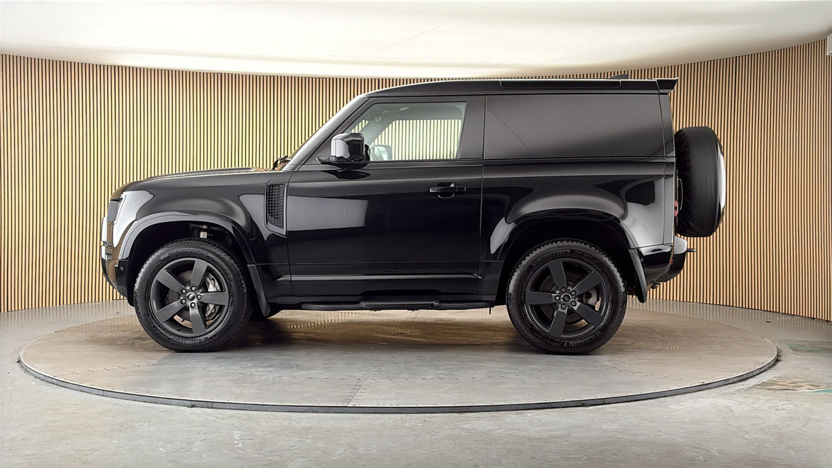 More views of Land Rover Defender 90