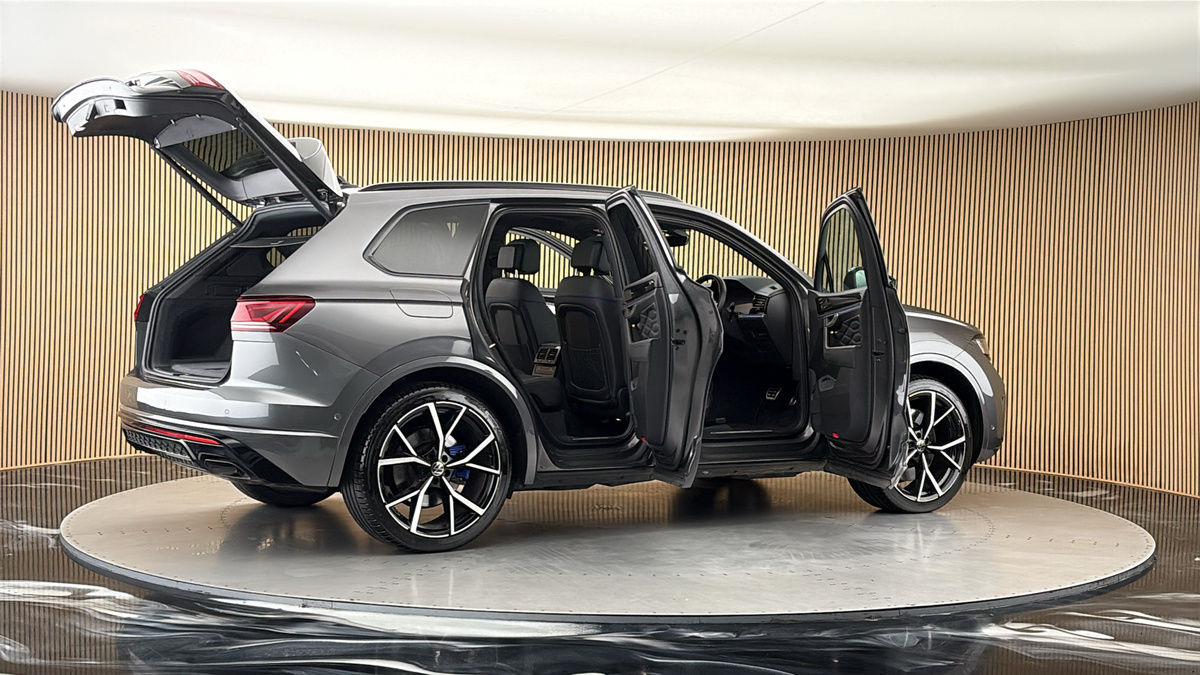 More views of Volkswagen Touareg