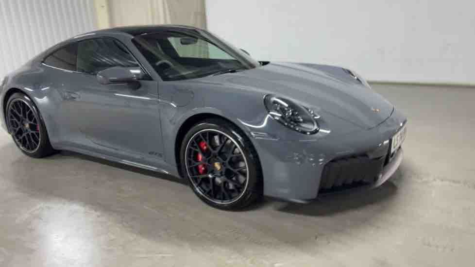 More views of Porsche 911
