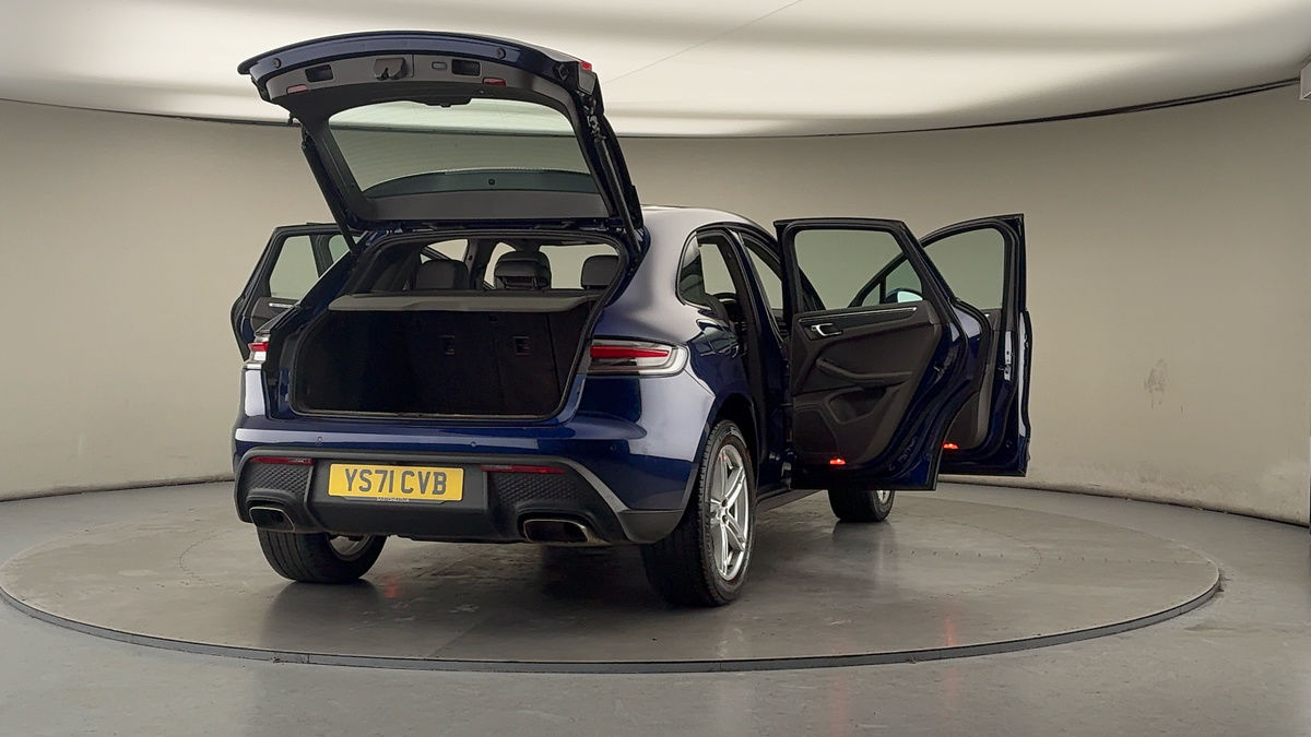 More views of Porsche Macan