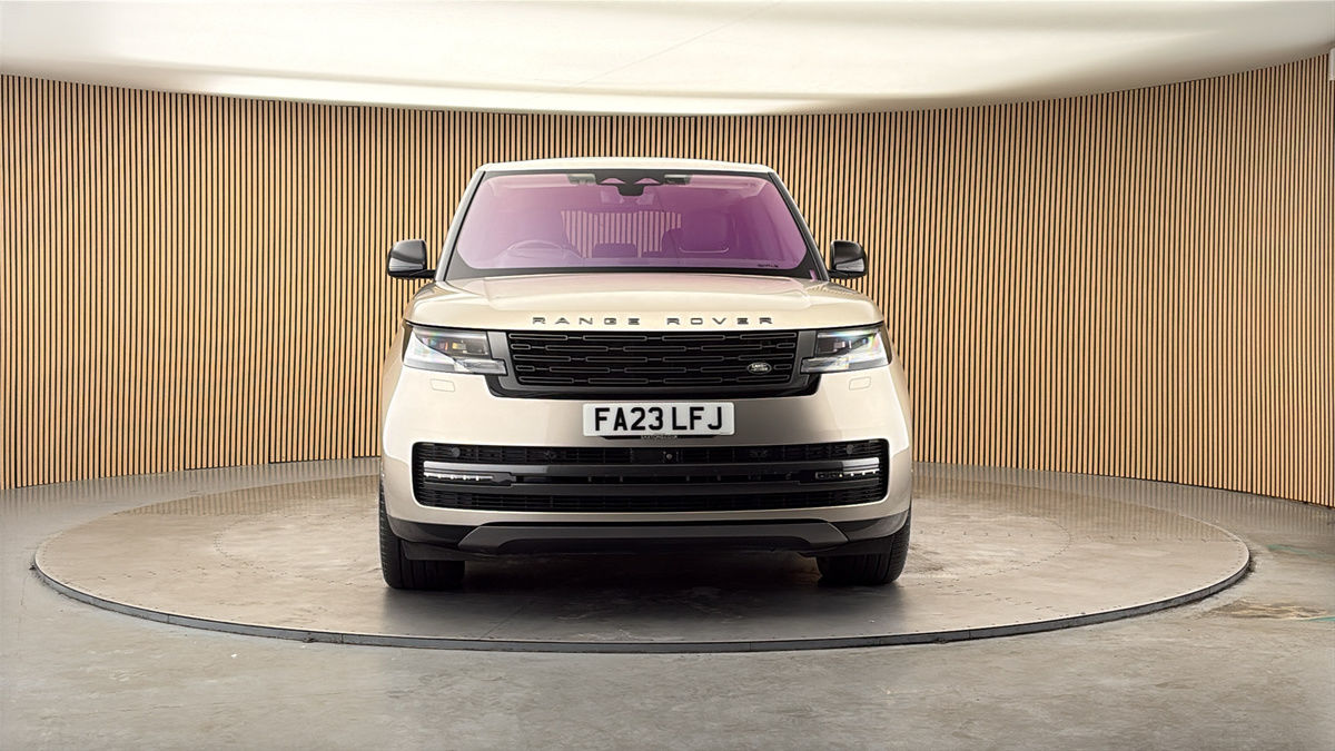 More views of Land Rover Range Rover