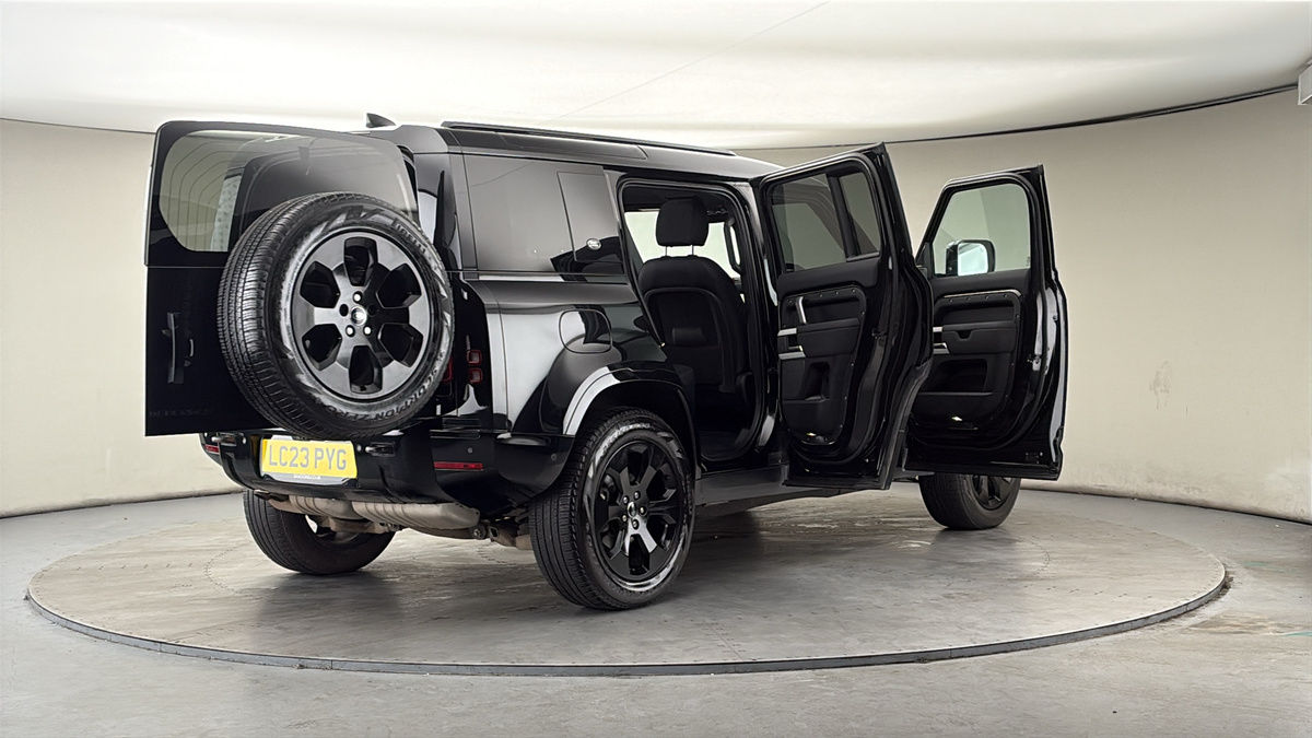 More views of Land Rover Defender 110